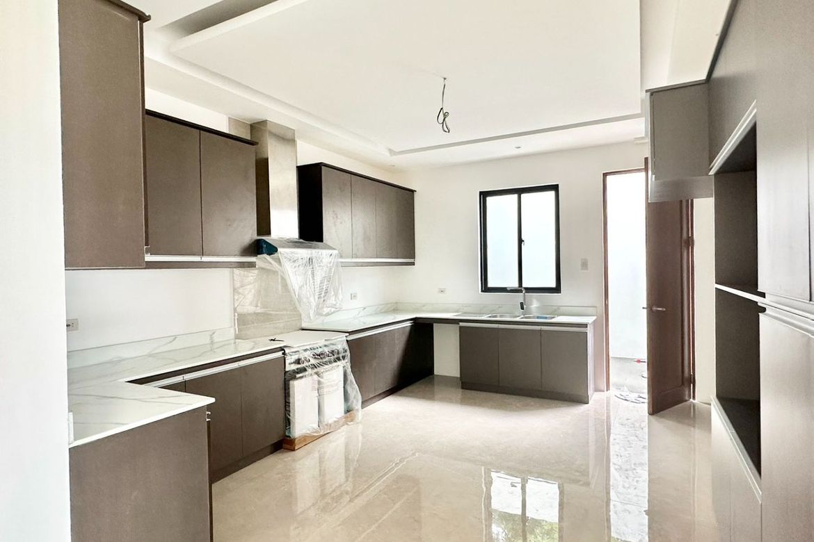 5 Bedroom House for Sale in BF Homes, Parañaque, Metro Manila – photo 3
