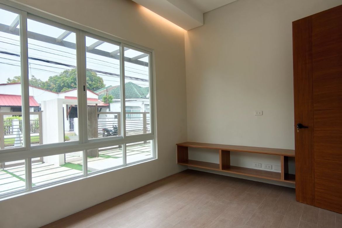5 Bedroom House for Sale in BF Homes, Parañaque, Metro Manila – photo 3