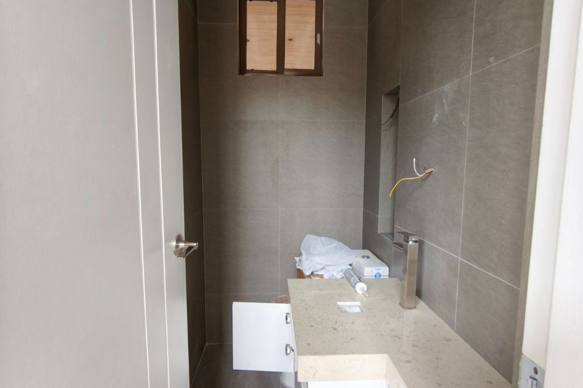 5 Bedroom House for Sale in BF Homes, Parañaque, Metro Manila – photo 5