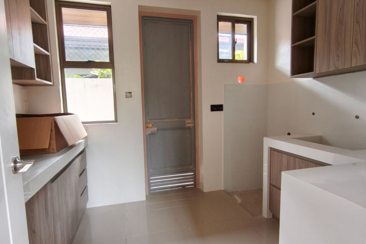 5 Bedroom House for Sale in BF Homes, Parañaque, Metro Manila – photo 7