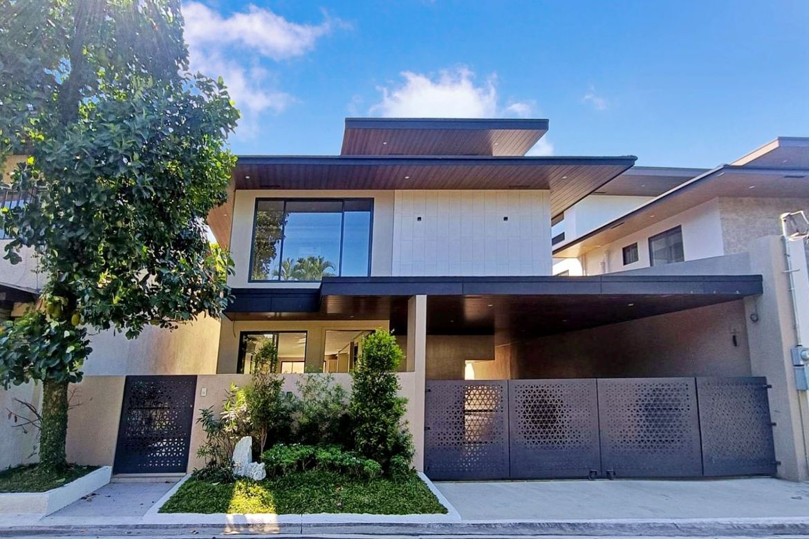 5 Bedroom House for Sale in BF Homes, Parañaque, Metro Manila