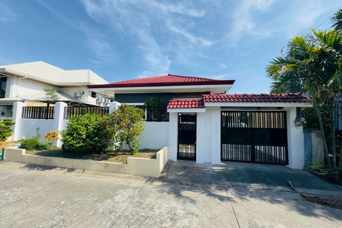 5 Bedroom House for Sale in BF Homes, Parañaque, Metro Manila – photo 3