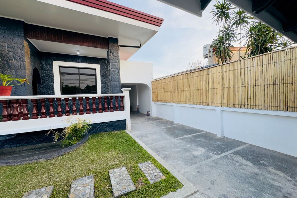 5 Bedroom House for Sale in BF Homes, Parañaque, Metro Manila – photo 5