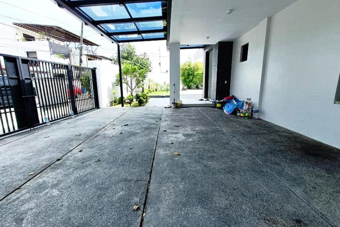 5 Bedroom House for Sale in BF Homes, Parañaque, Metro Manila – photo 4