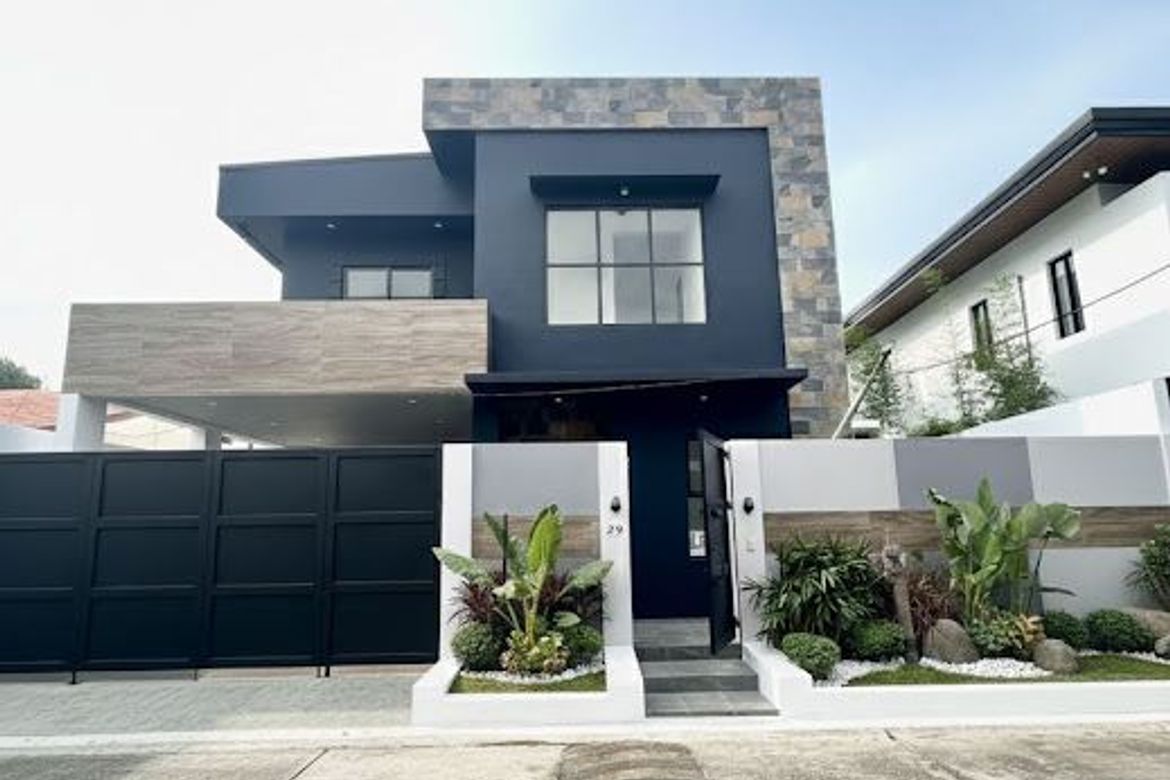 5 Bedroom House for Sale in BF Homes, Parañaque, Metro Manila