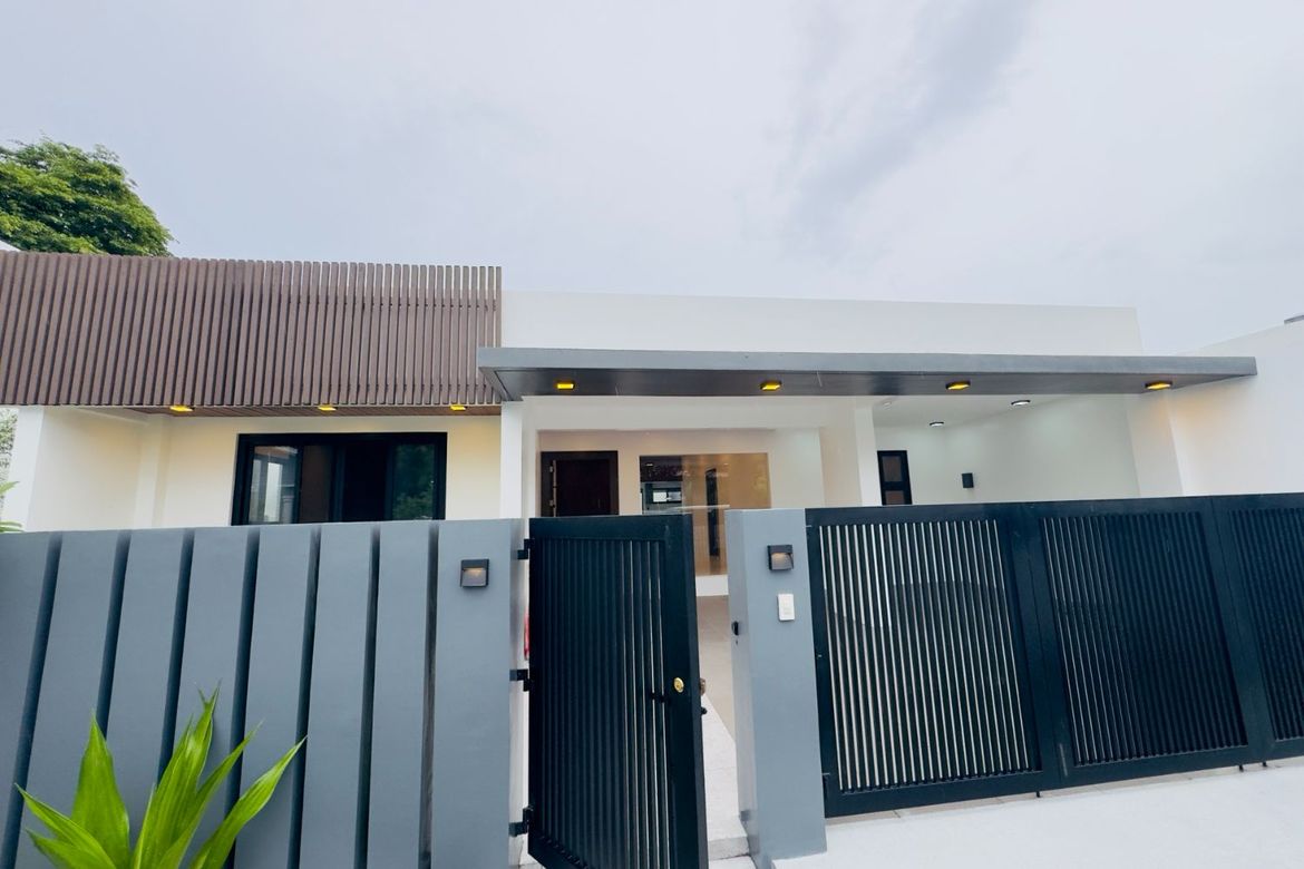 5 Bedroom House for Sale in BF Homes, Parañaque, Metro Manila – photo 2