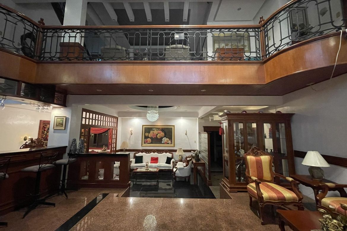 5 Bedroom House for Sale in BF Resort, Las Piñas, Metro Manila