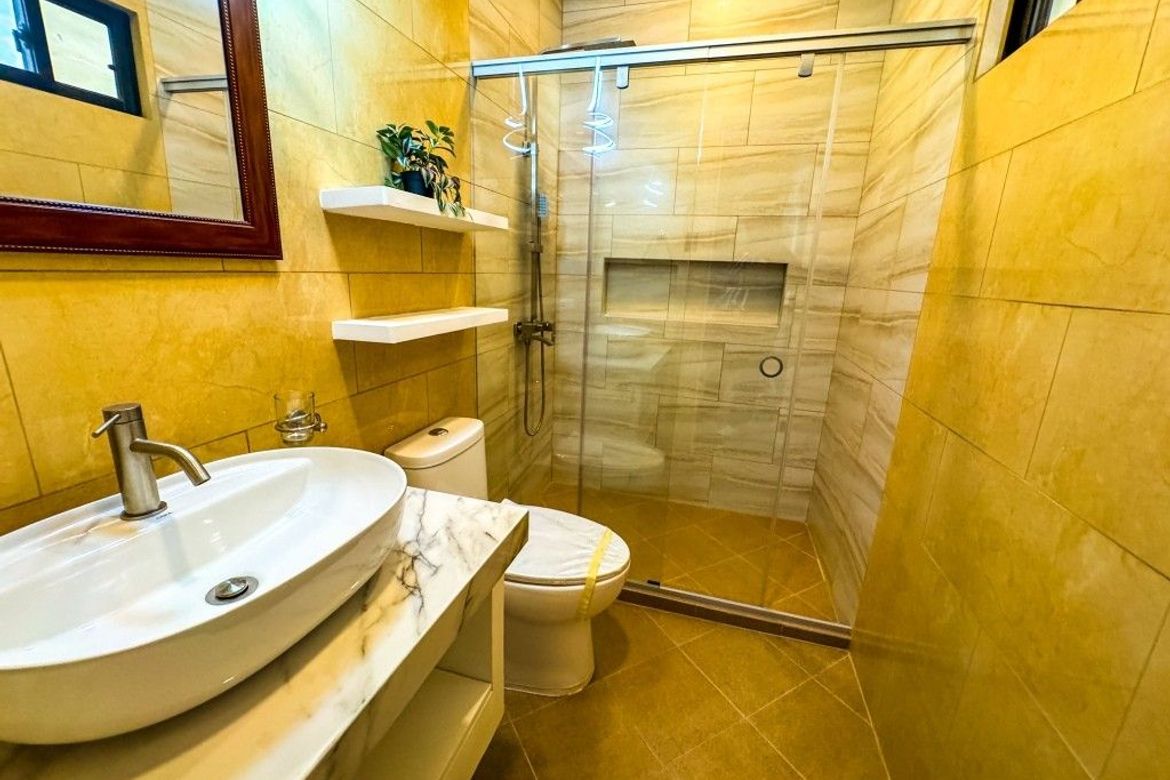 5 Bedroom House for Sale in BF Resort Village, Talon Dos, Las Piñas, Metro Manila – photo 8