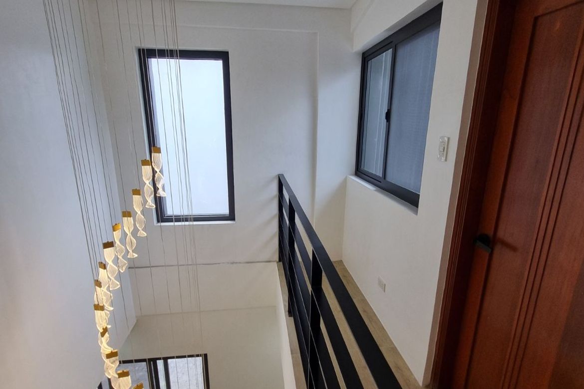 5 Bedroom House for Sale in BF Resort Village, Talon Dos, Las Piñas, Metro Manila – photo 7