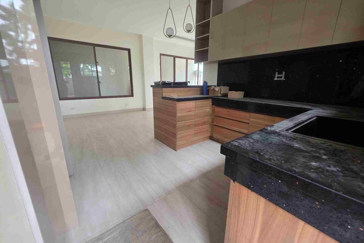 5 Bedroom House for Sale in Biasong, Talisay, Cebu – photo 2