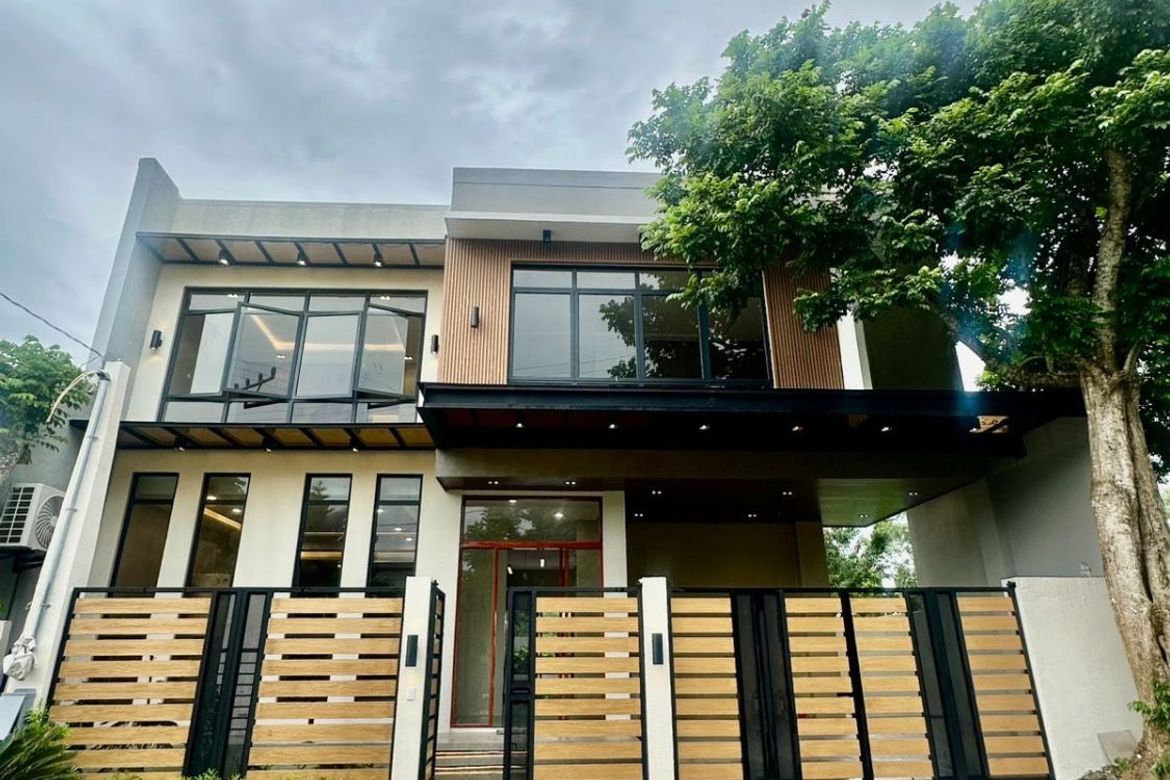5 Bedroom House for Sale in Biluso, Silang, Cavite