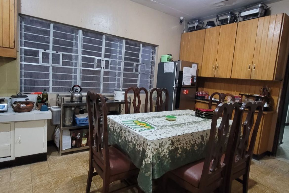 5 Bedroom House for Sale in Blue Ridge B, Quezon City, Metro Manila – photo 3