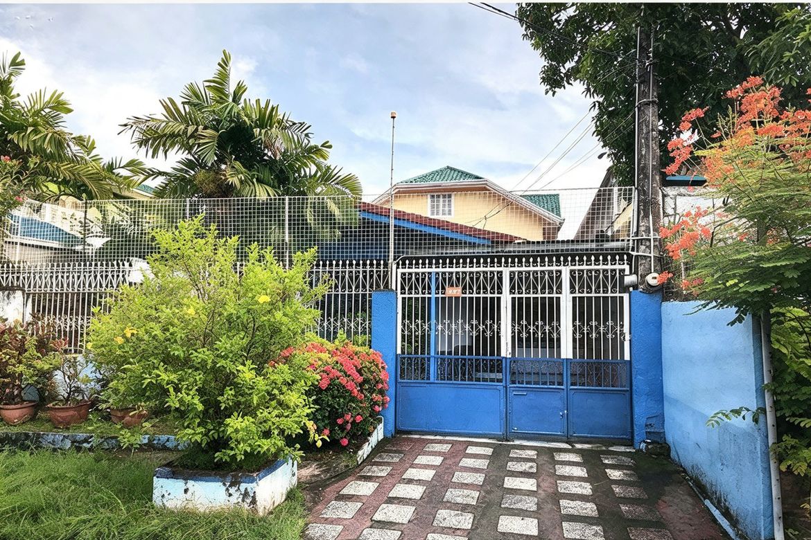 5 Bedroom House for Sale in Bulihan, Malolos, Bulacan