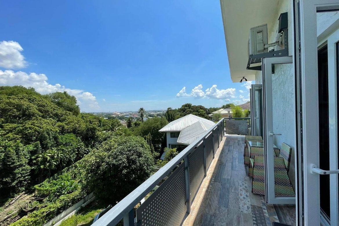 5 Bedroom House for Sale in Busay, Cebu City, Cebu