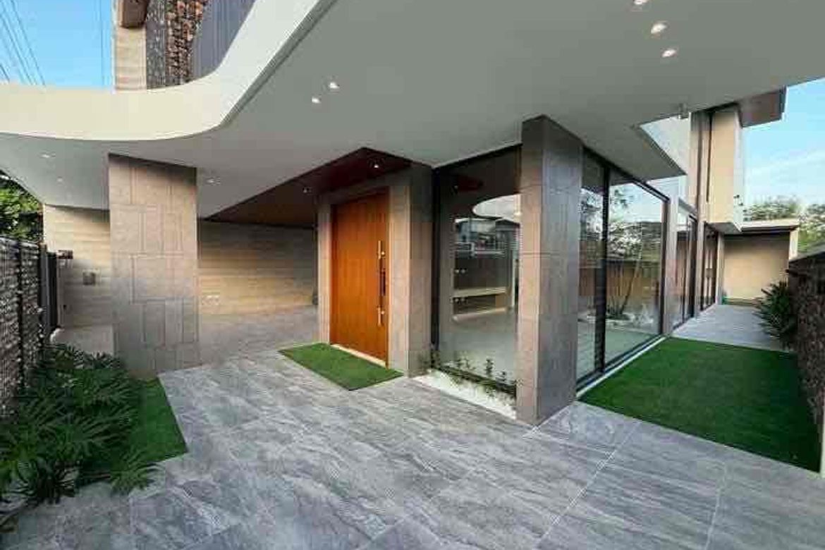 5 Bedroom House for Sale in Cabalantian, Bacolor, Pampanga – photo 3