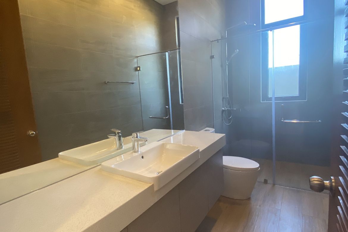 5 Bedroom House for Sale in Cabilang Baybay, Carmona, Cavite – photo 2