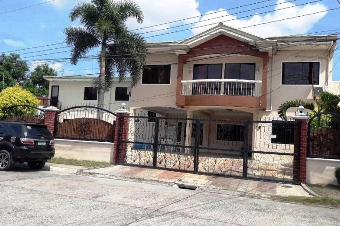 5 Bedroom House for Sale in Calibutbut, Bacolor, Pampanga