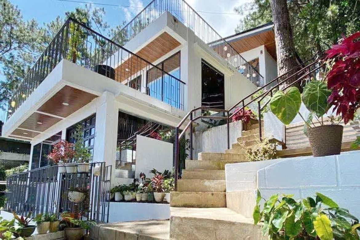 5 Bedroom House for Sale in Camp 7, Baguio, Benguet