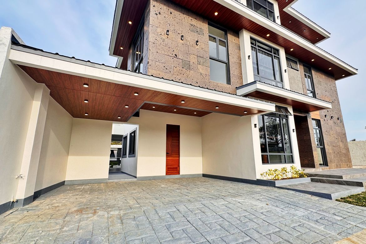 5 Bedroom House for Sale in Canlubang, Calamba, Laguna – photo 4