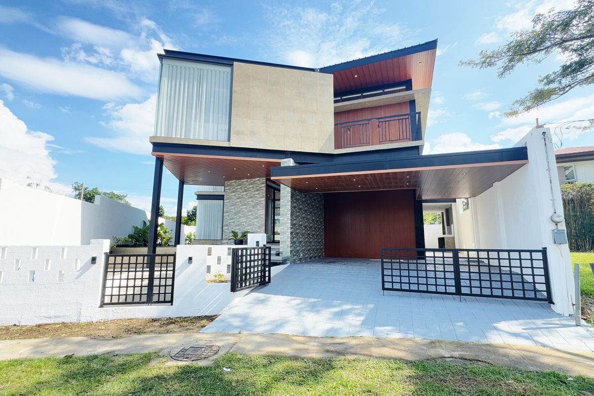 5 Bedroom House for Sale in Canlubang, Calamba, Laguna – photo 3