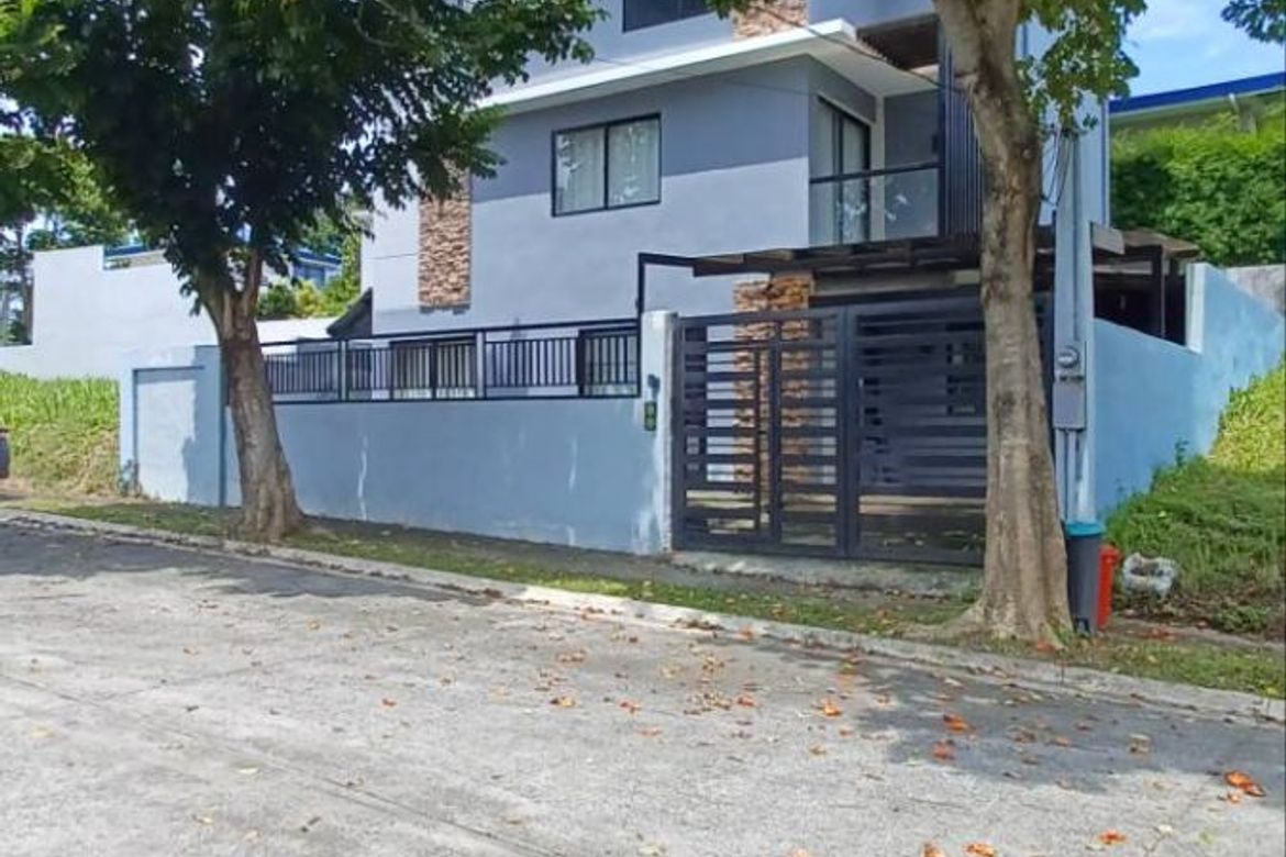 5 Bedroom House for Sale in Canlubang, Calamba, Laguna