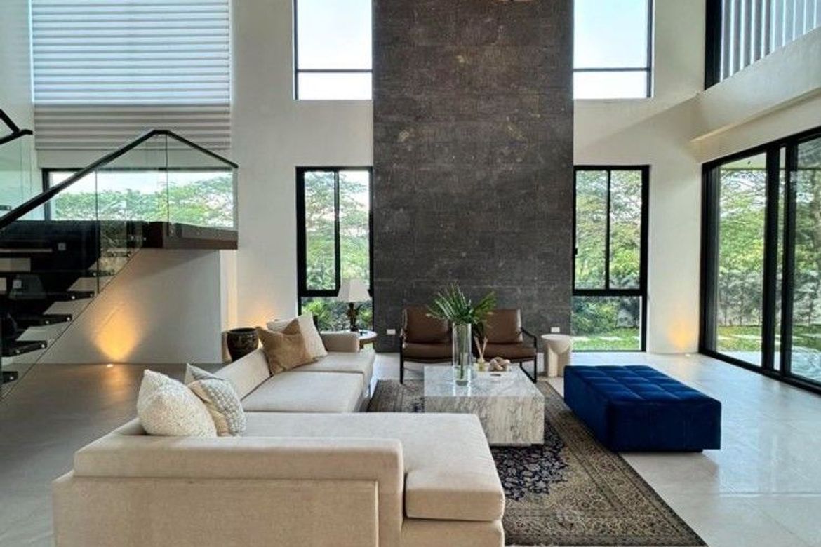 5 Bedroom House for Sale in Canlubang, Calamba, Laguna