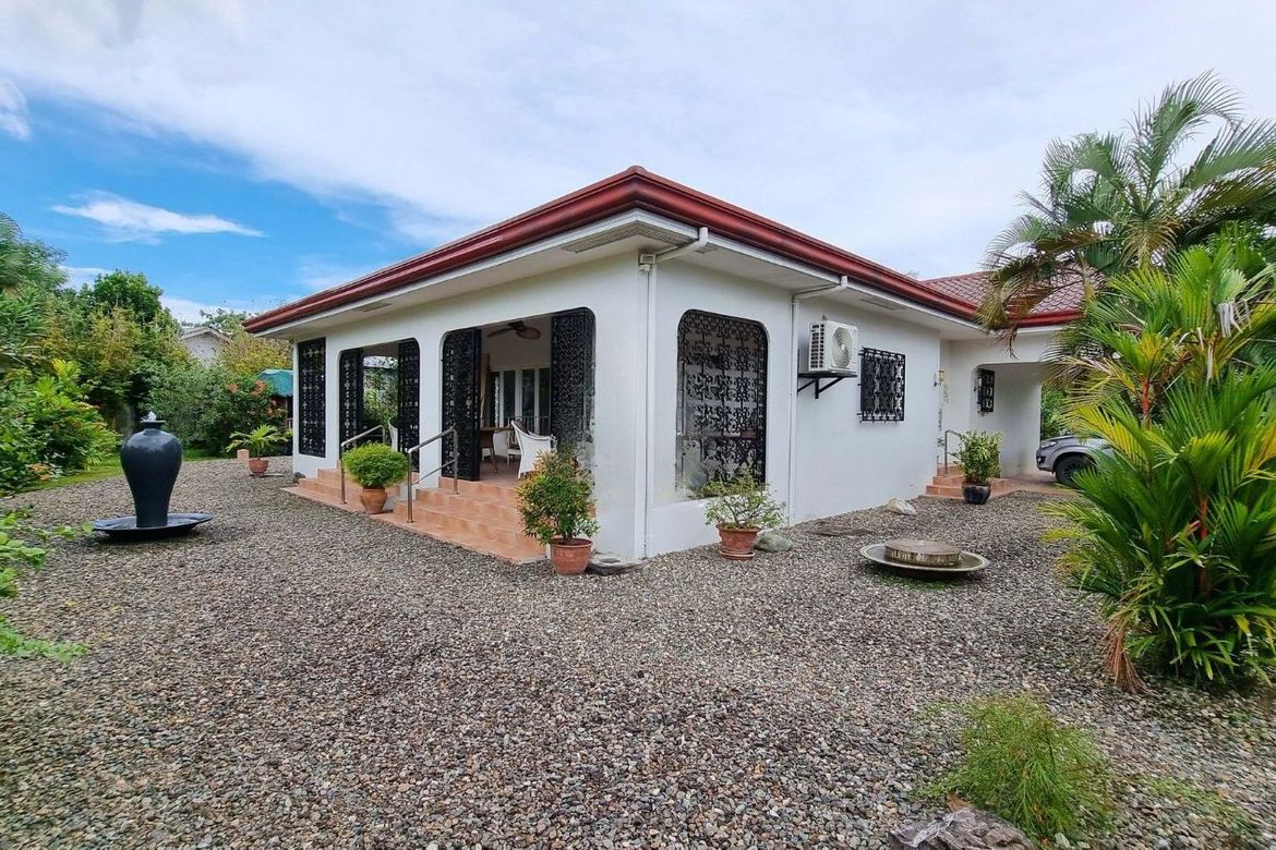 5 Bedroom House for Sale in Cansojong, Talisay, Cebu
