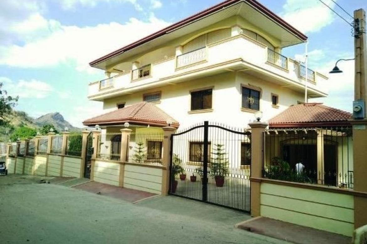 5 Bedroom House for Sale in Cawag, Subic, Zambales
