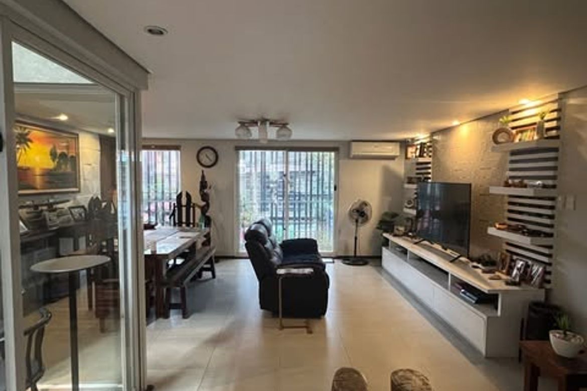 5 Bedroom House for Sale in Central, Quezon City, Metro Manila