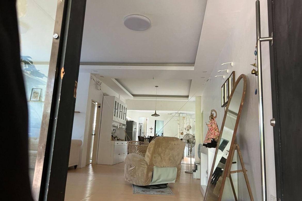 5 Bedroom House for Sale in Centro I, Orani, Bataan