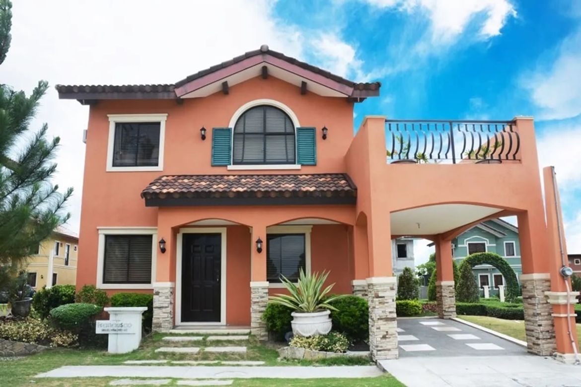 5 Bedroom House for Sale in Chateau Nissa at Provence, Longos, Malolos, Bulacan