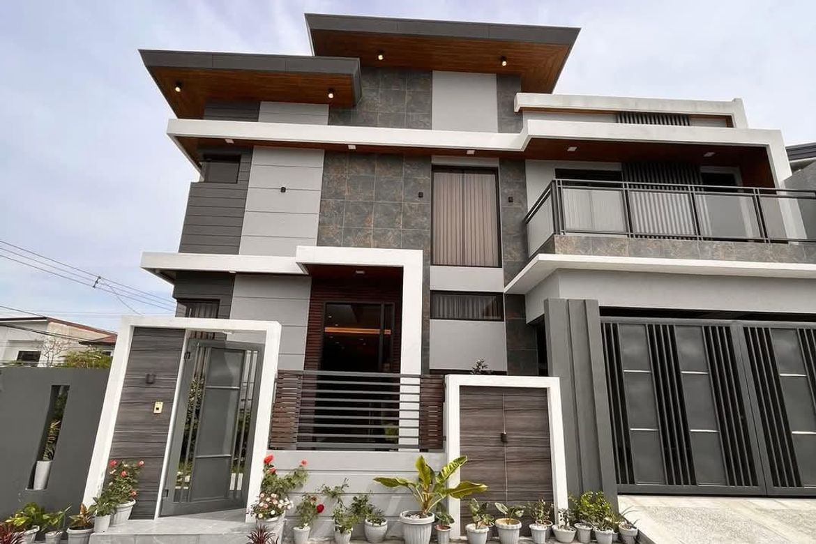 5 Bedroom House for Sale in Cuayan, Angeles, Pampanga