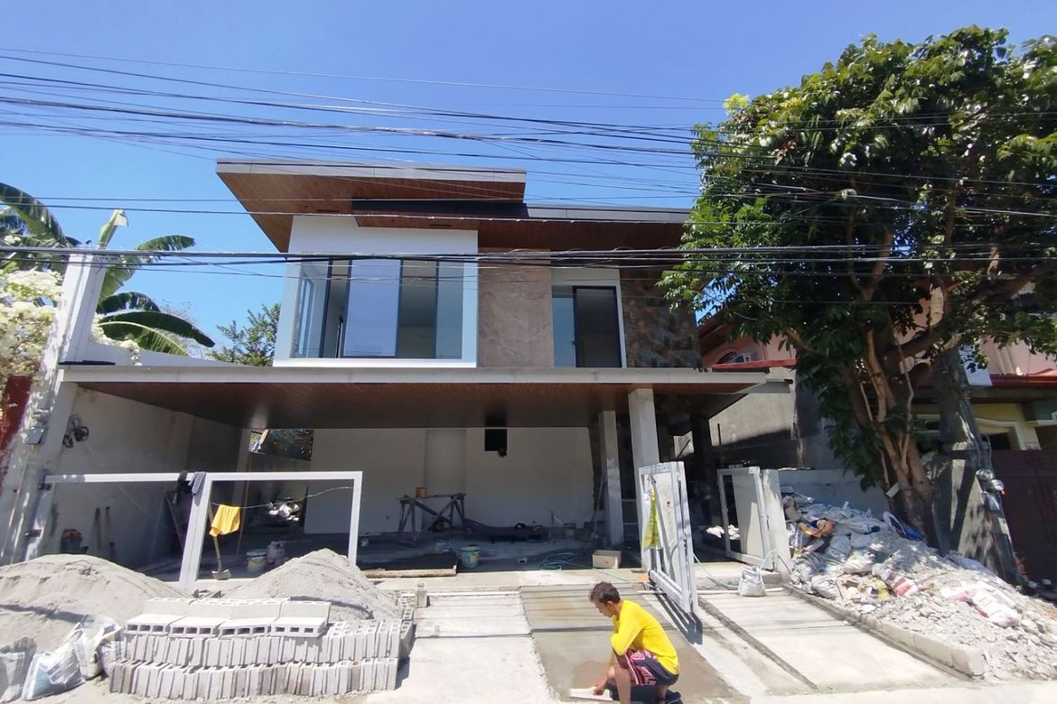 5 Bedroom House for Sale in Cupang, Muntinlupa, Metro Manila
