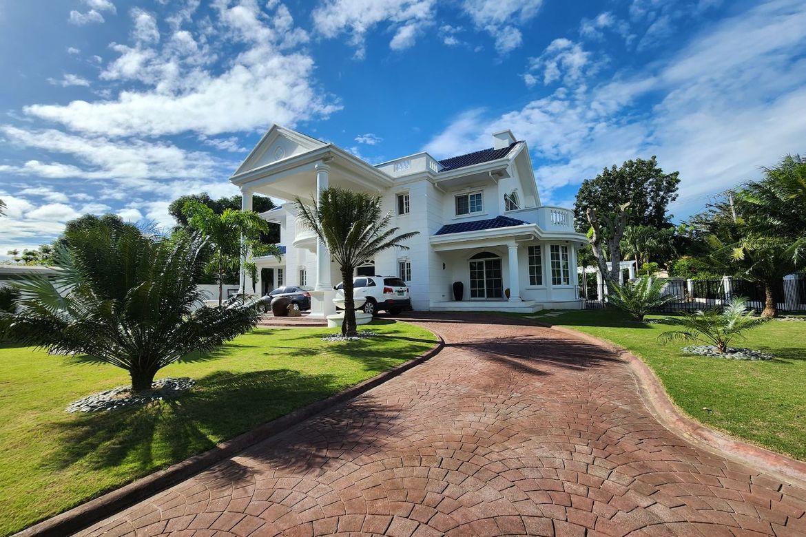 5 Bedroom House for Sale in Cutcut, Angeles, Pampanga
