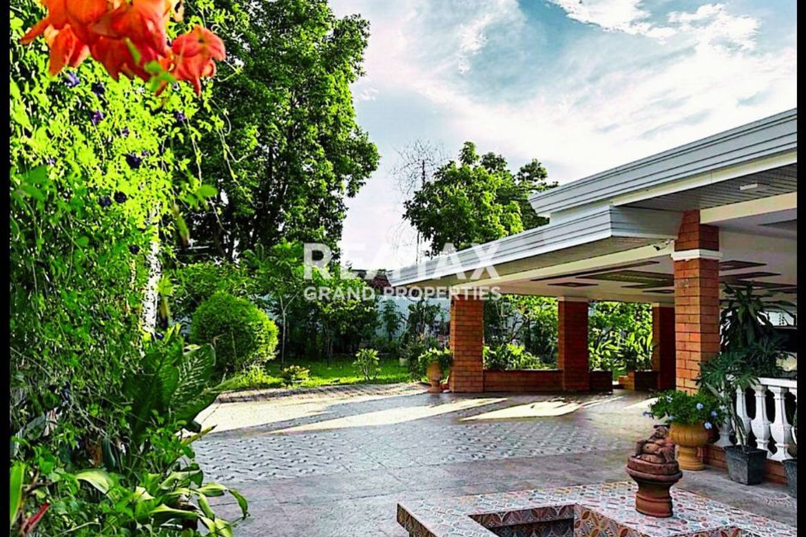 5 Bedroom House for Sale in Cutcut, Angeles, Pampanga