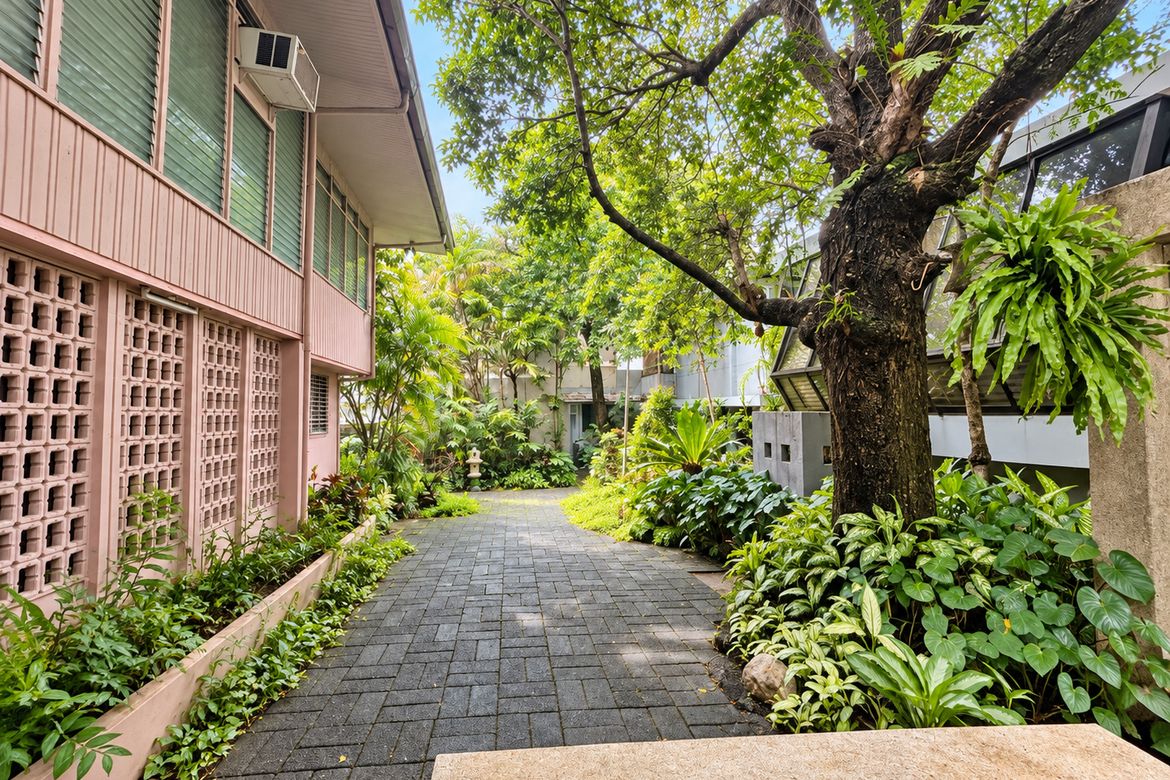 5 Bedroom House for Sale in Damayang Lagi, Quezon City, Metro Manila near LRT-2 J. Ruiz – photo 8