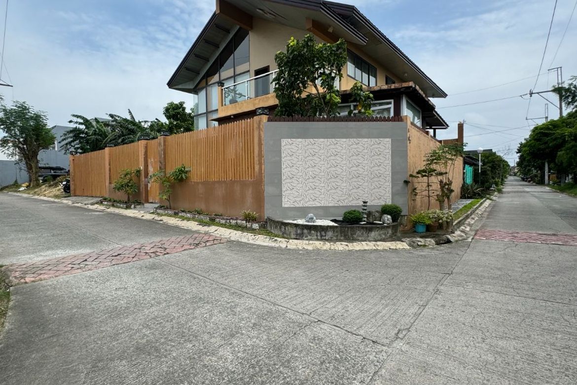 5 Bedroom House for Sale in Dasmariñas, Cavite