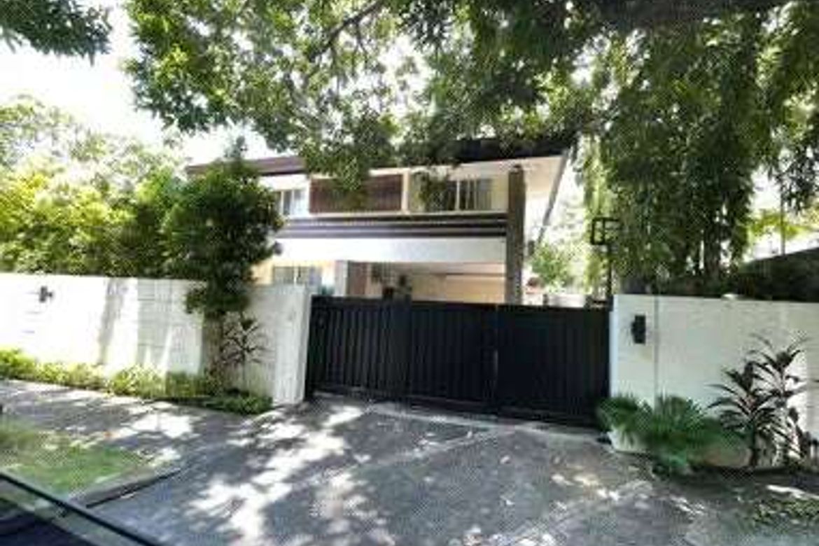 5 Bedroom House for Sale in Dasmariñas North, Makati City near MRT-3 Ayala – photo 2