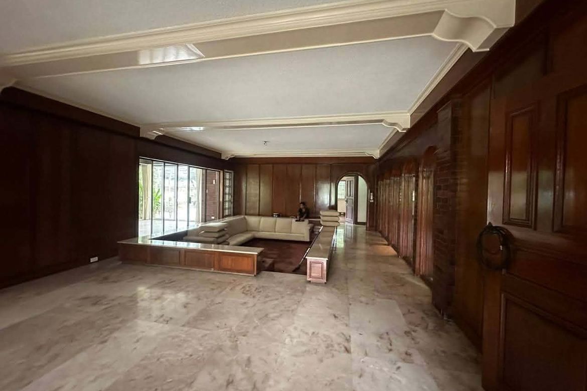 5 Bedroom House for Sale in Dasmariñas North, Makati, Metro Manila near MRT-3 Ayala – photo 2