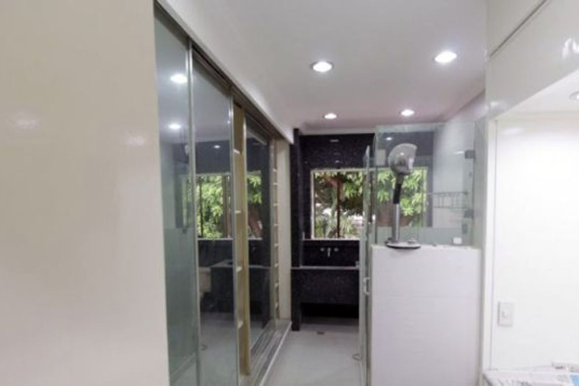 5 Bedroom House for Sale in Dasmariñas Village, Dasmariñas North, Makati, Metro Manila near MRT-3 Magallanes – photo 2