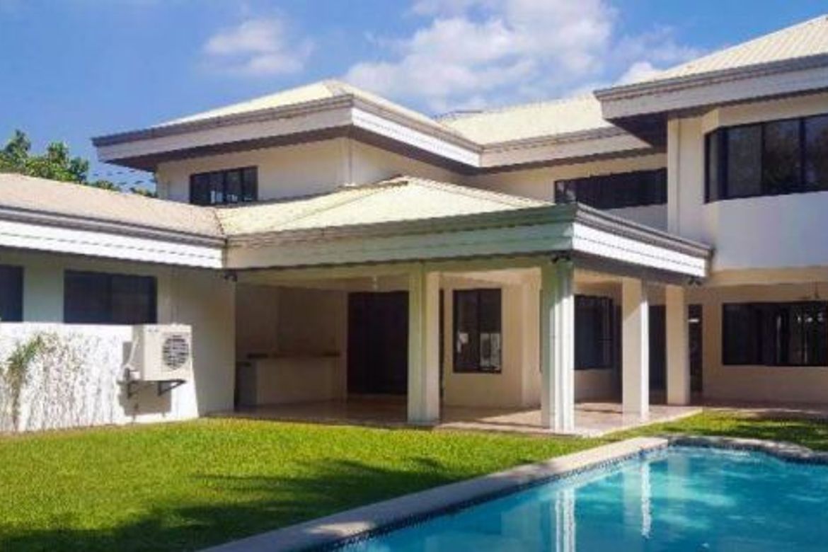 5 Bedroom House for Sale in Dasmariñas Village, Dasmariñas North, Makati, Metro Manila near MRT-3 Magallanes