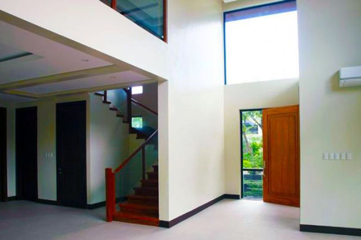 5 Bedroom House for Sale in Dasmariñas Village, Dasmariñas North, Makati, Metro Manila near MRT-3 Magallanes