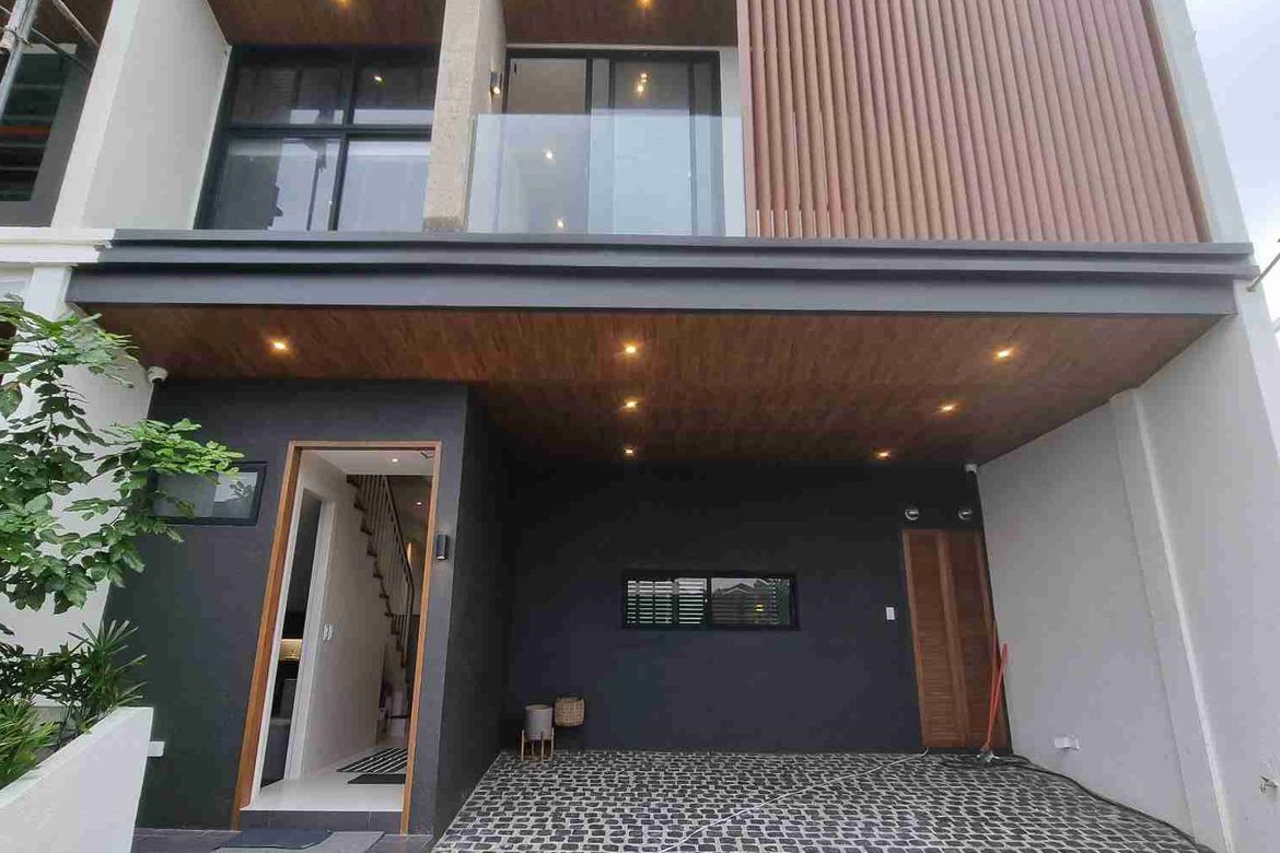 5 Bedroom House for Sale in Dela Paz, Pasig, Metro Manila