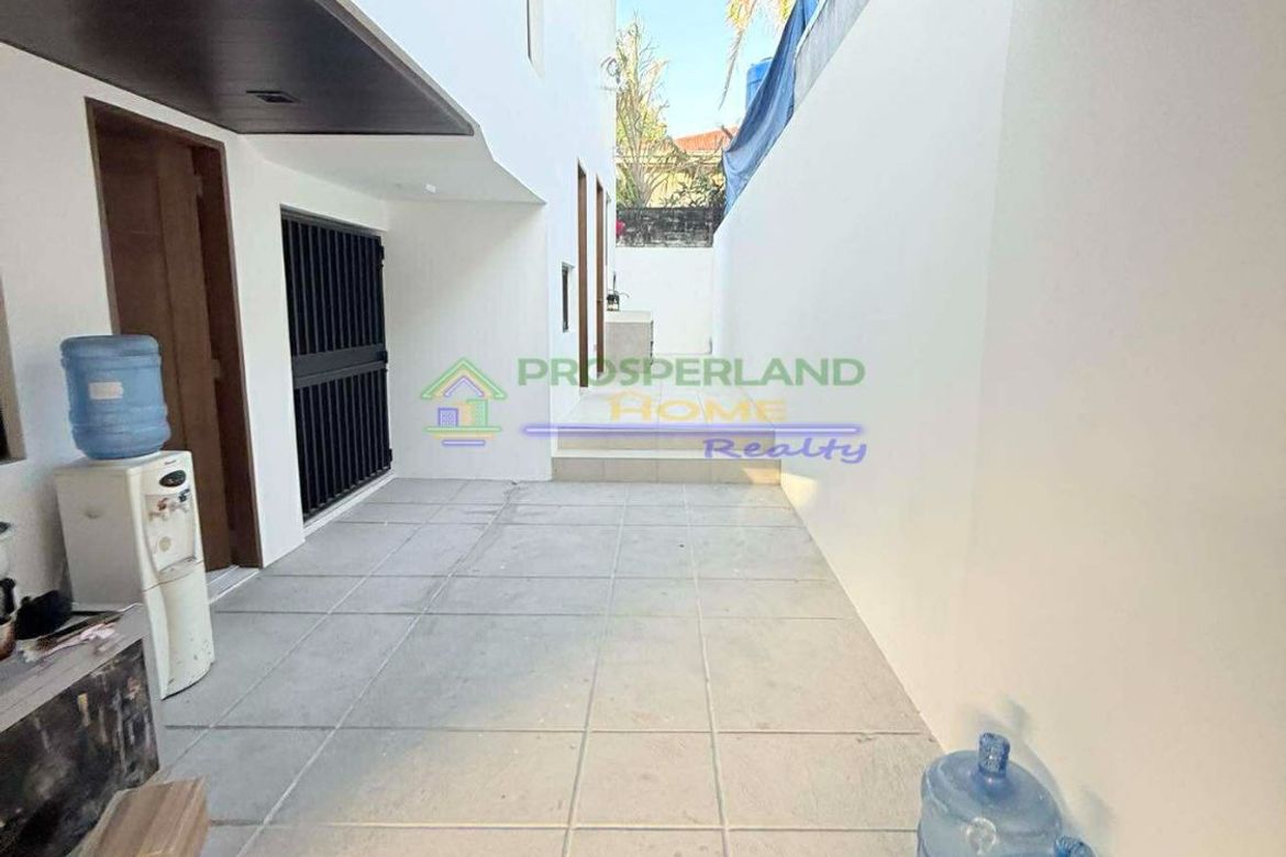 5 Bedroom House for Sale in Don Bosco, Parañaque, Metro Manila – photo 3