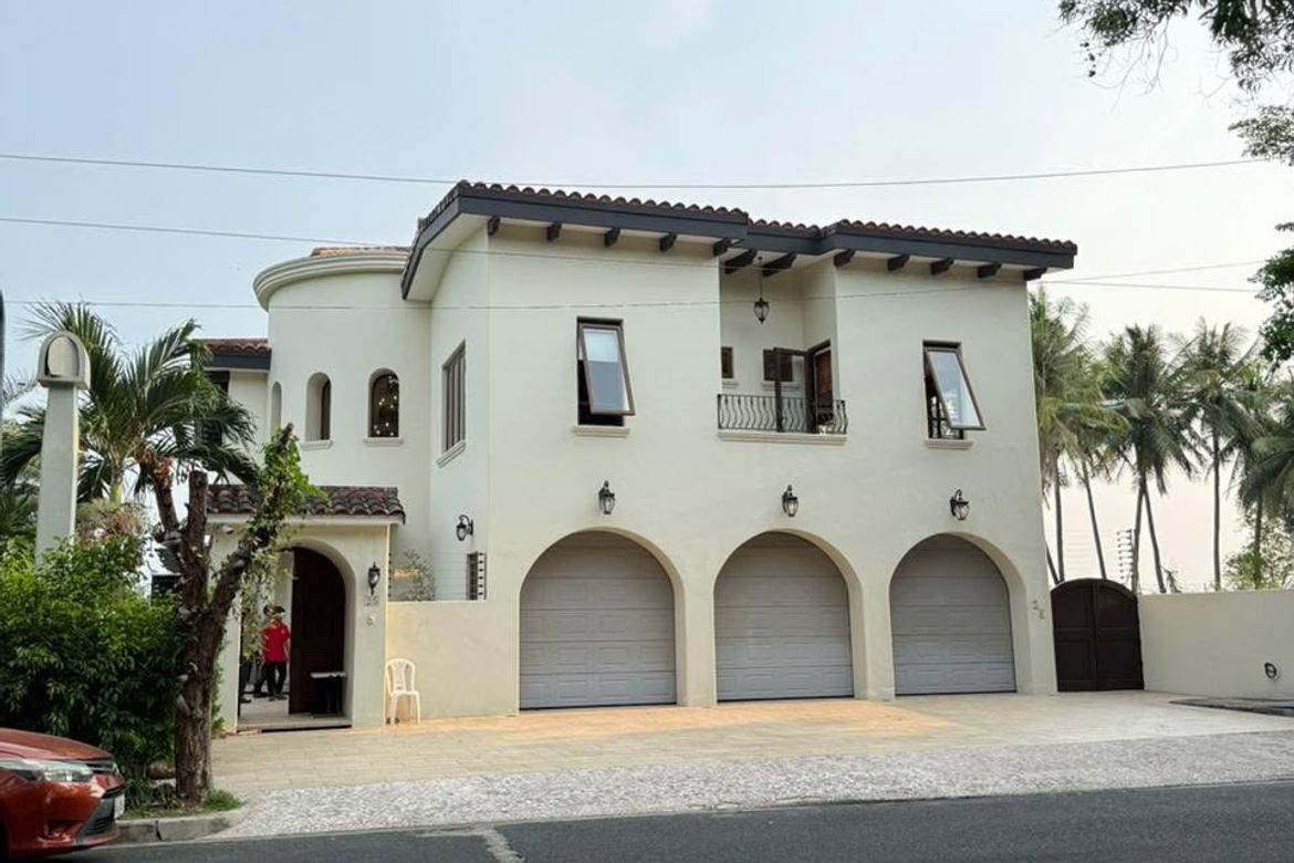 5 Bedroom House for Sale in Don Galo, Parañaque, Metro Manila – photo 6