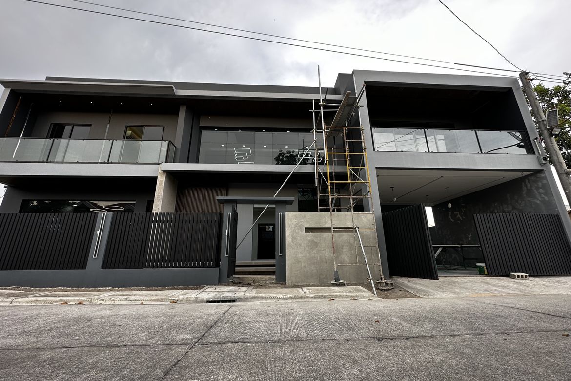 5 Bedroom House for Sale in Duquit, Mabalacat, Pampanga