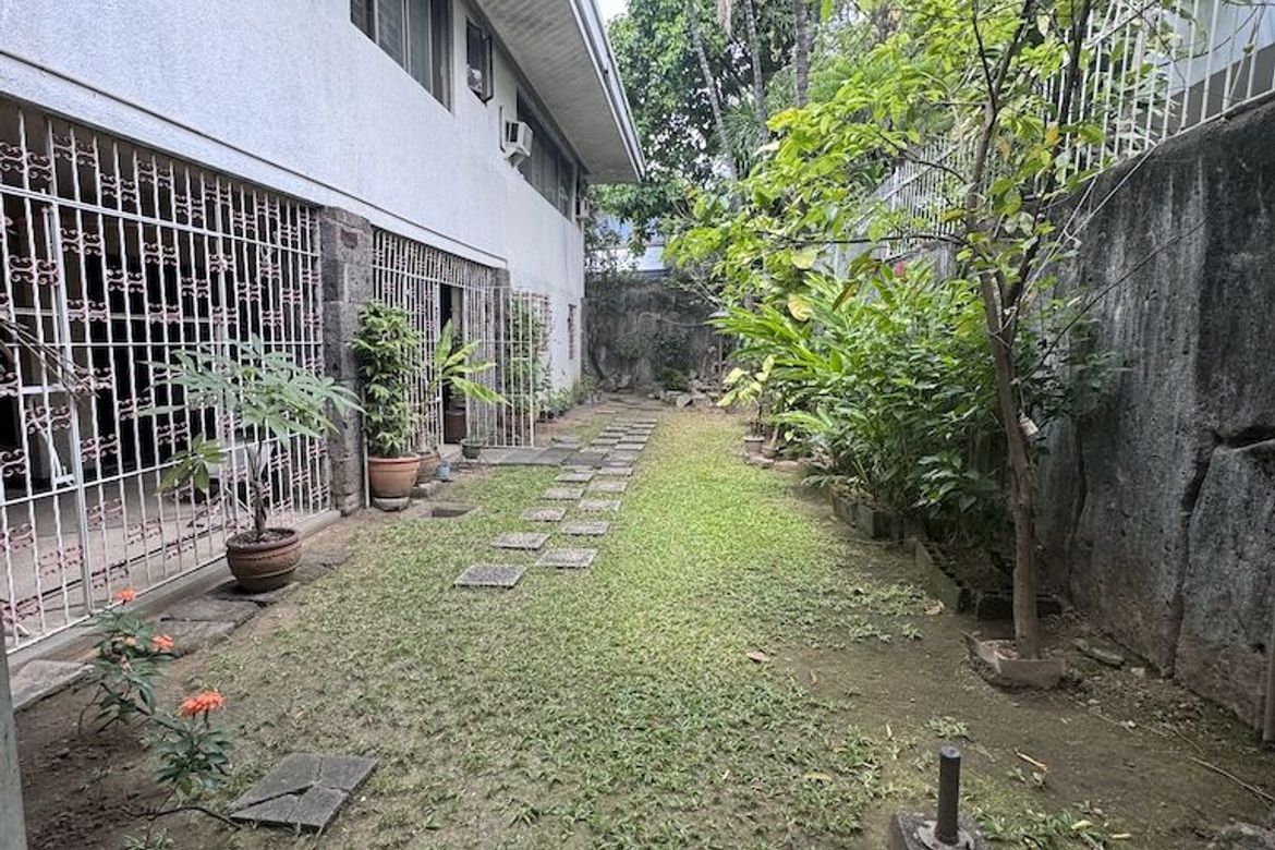 5 Bedroom House for Sale in Greenhills, San Juan, Metro Manila – photo 4