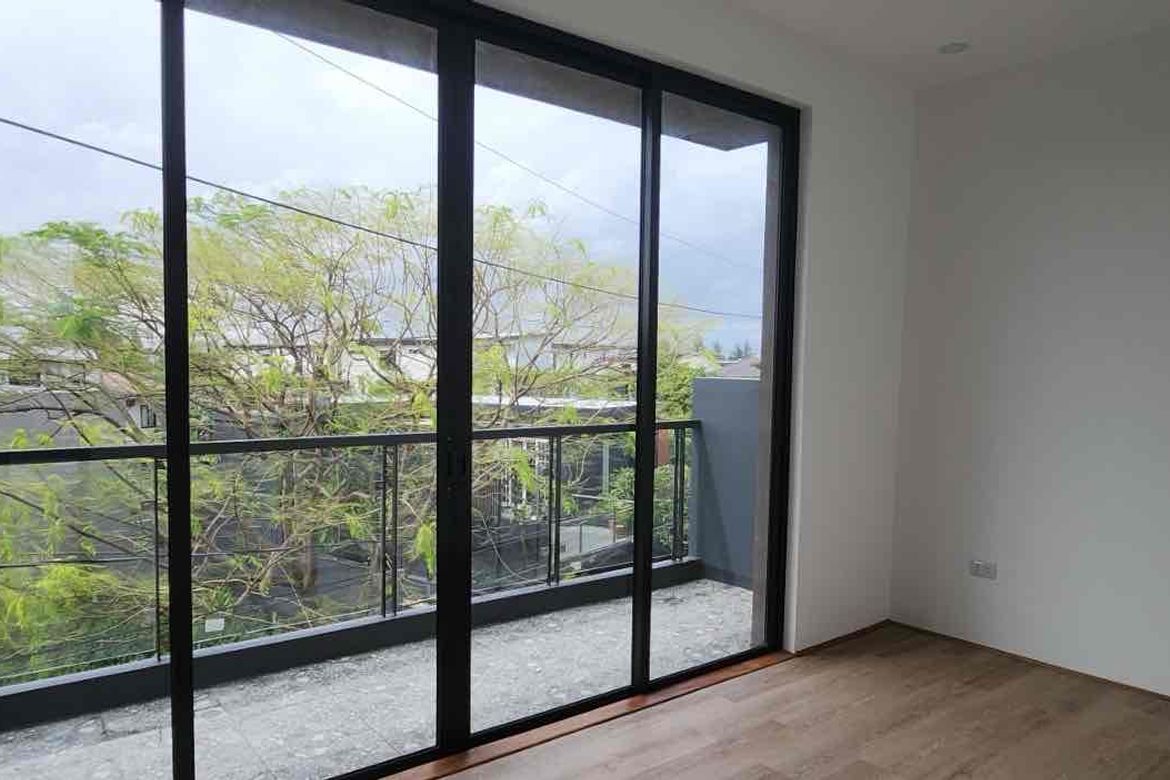5 Bedroom House for Sale in Greenwoods Executive Village - Cainta, San Andres, Cainta, Rizal