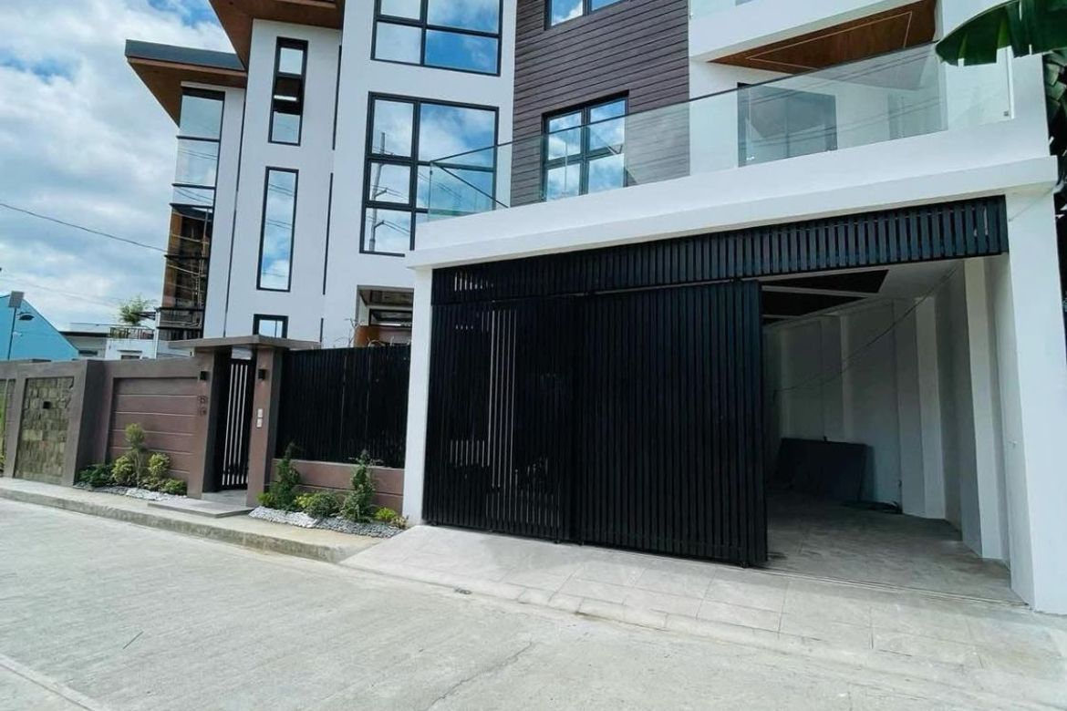 5 Bedroom House for Sale in Greenwoods Executive Village, San Miguel, Pasig, Metro Manila