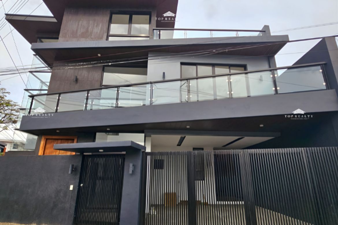 5 Bedroom House for Sale in Greenwoods Executive Village, San Miguel, Pasig, Metro Manila